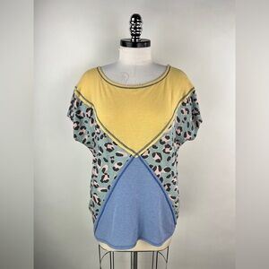 💚 3095. Color Blocking Leopard Print Top